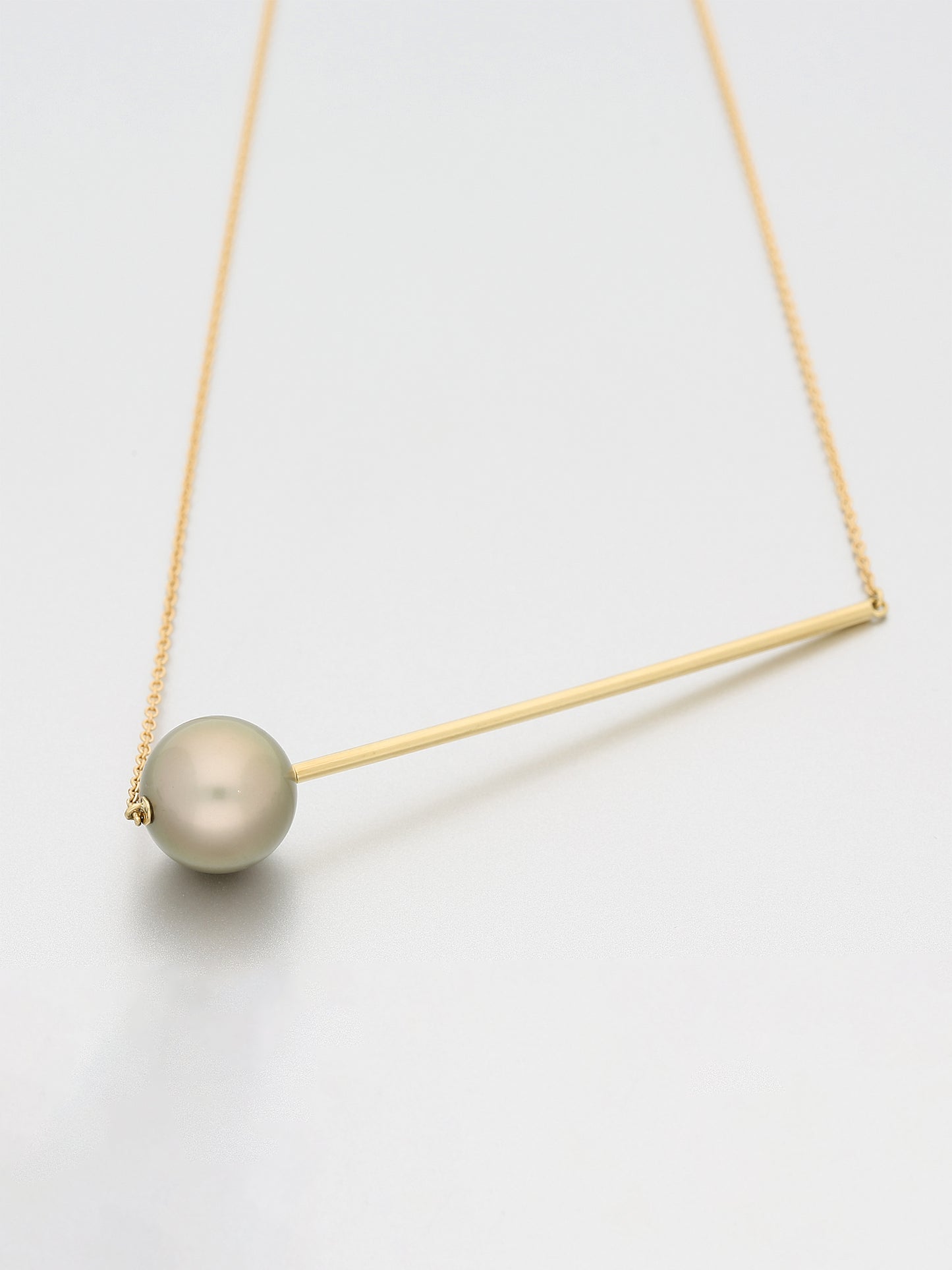 Abacus Pearl Necklace, Yellow gold with light Tahitian pearl 12mm