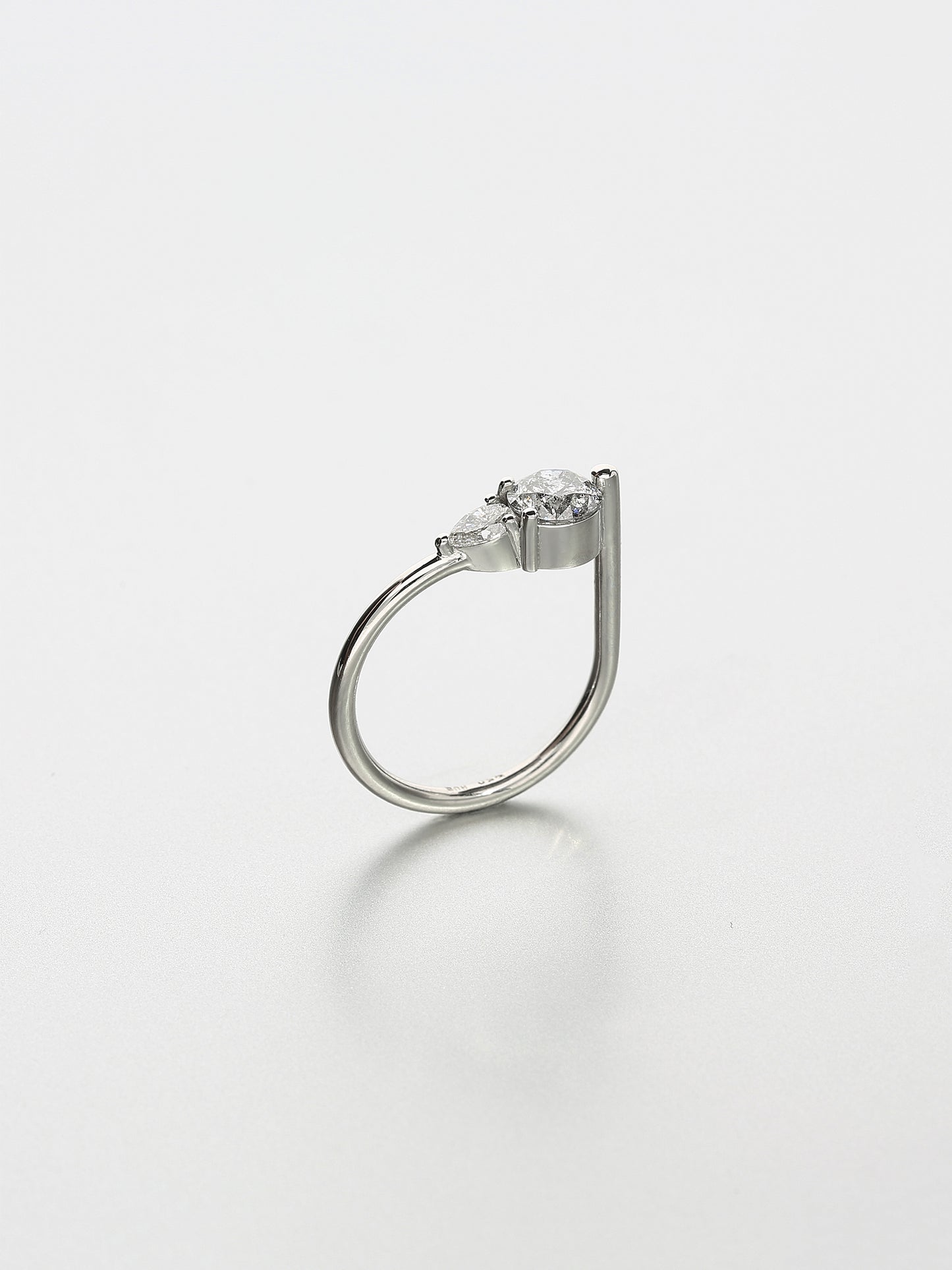 Ada V, Platinum