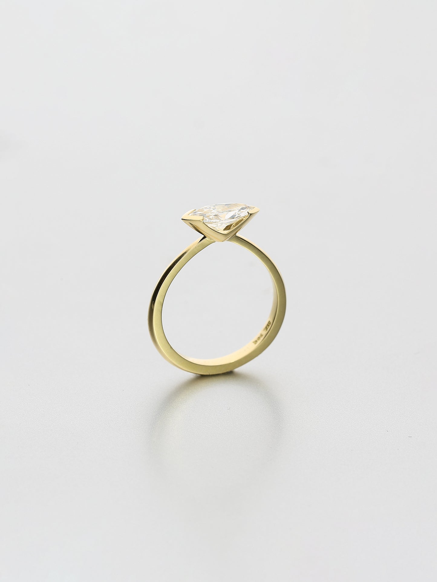 Ava Classic II Fancy cut Marquise
