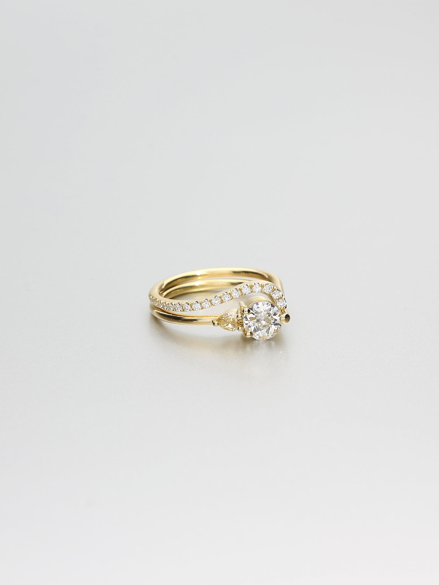 Ada curved band with diamonds, Yellow gold