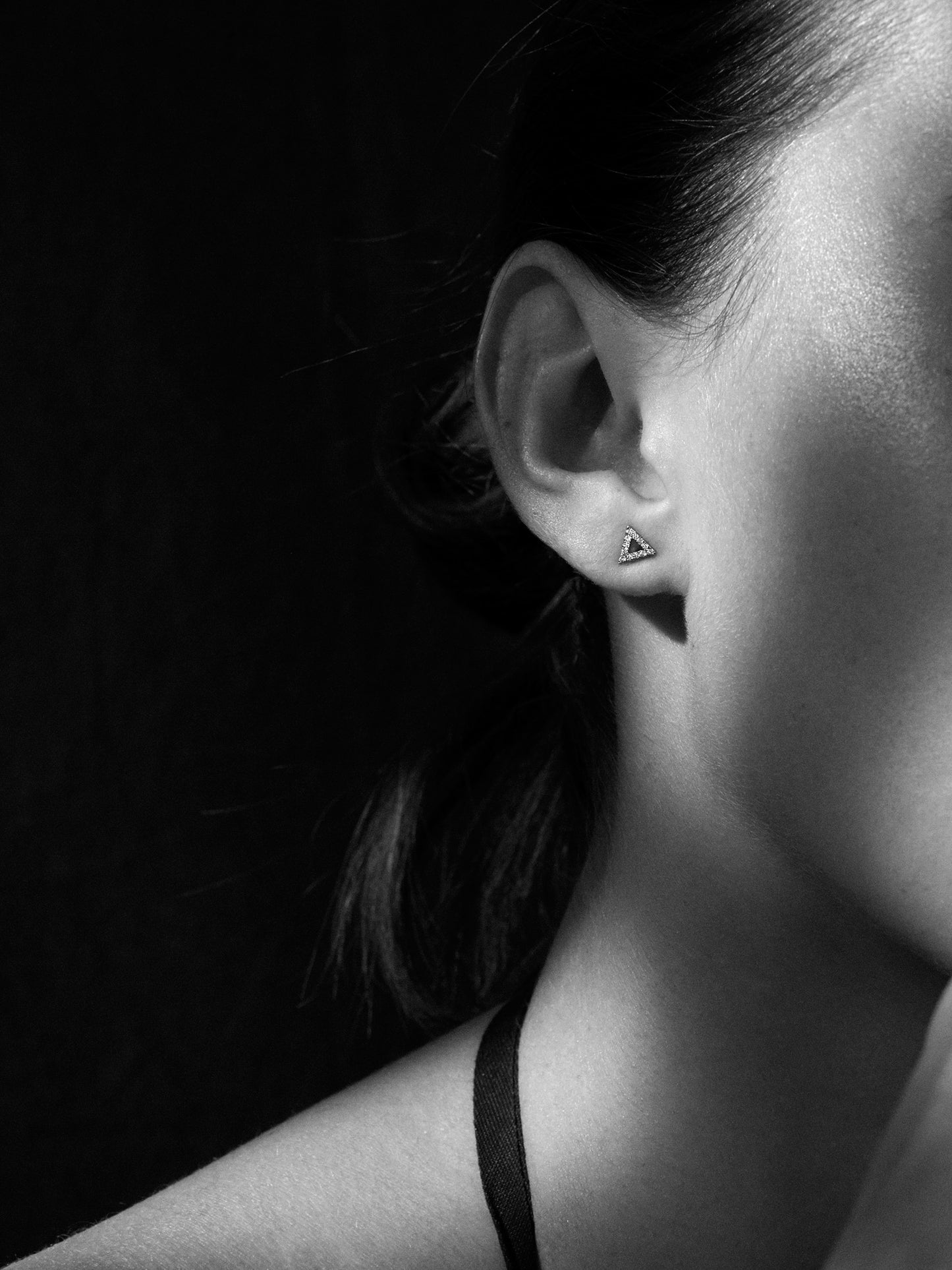 Vertex Stud Earrings, White gold 1