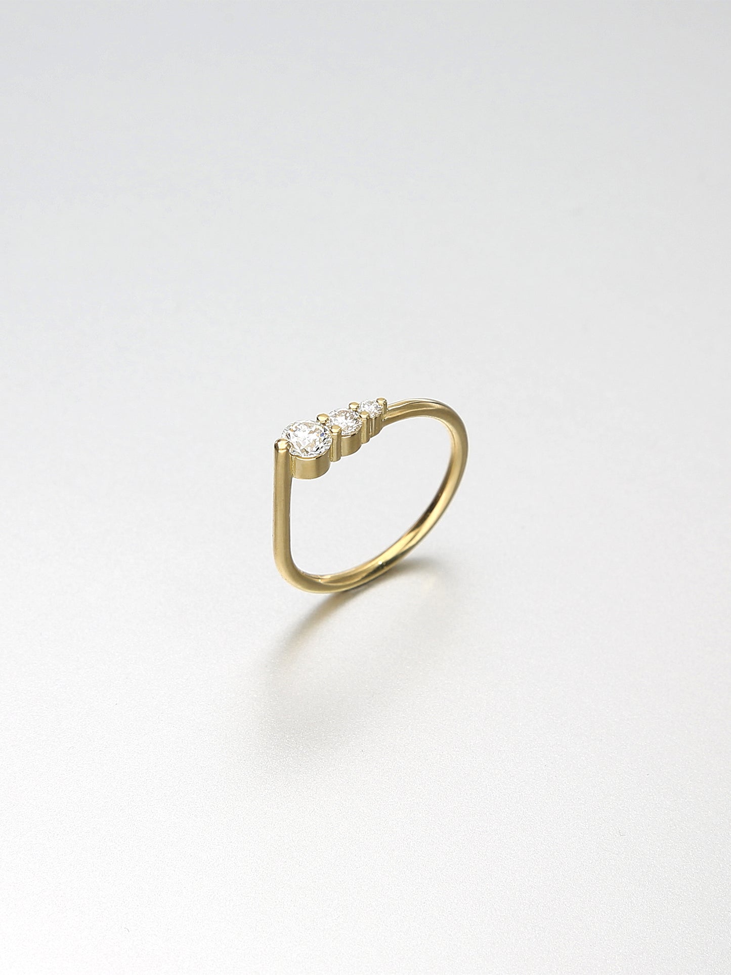 Ada I fine, Yellow gold