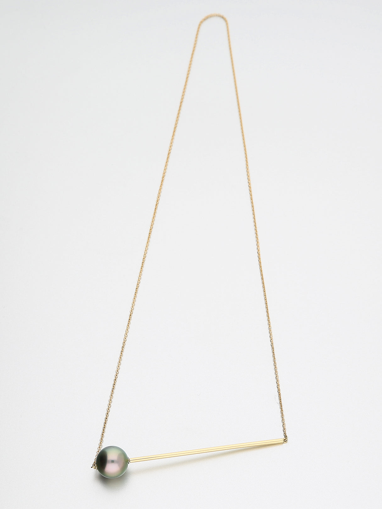 Abacus Pearl Necklace, Yellow gold with dark Tahitian pearl 11mm