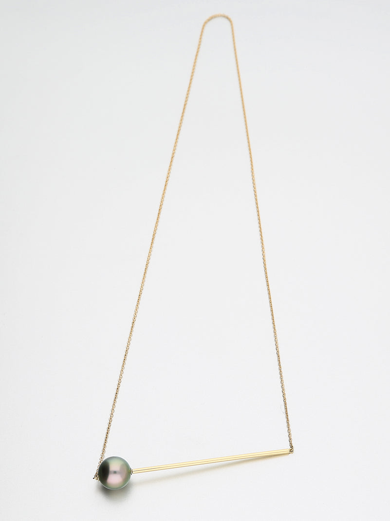 Abacus Pearl Necklace, Yellow gold with dark Tahitian pearl 11mm