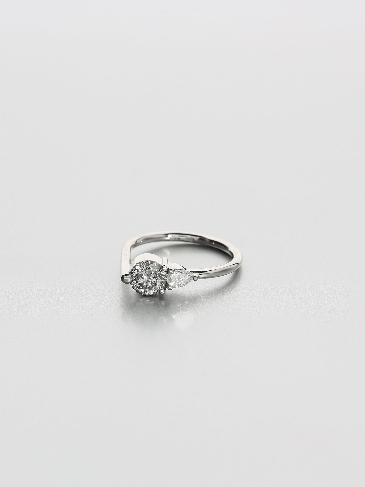 Ada V, Platinum