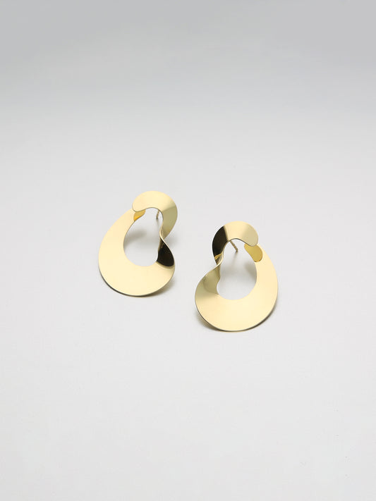Moebius Earrings Medium, Yellow gold