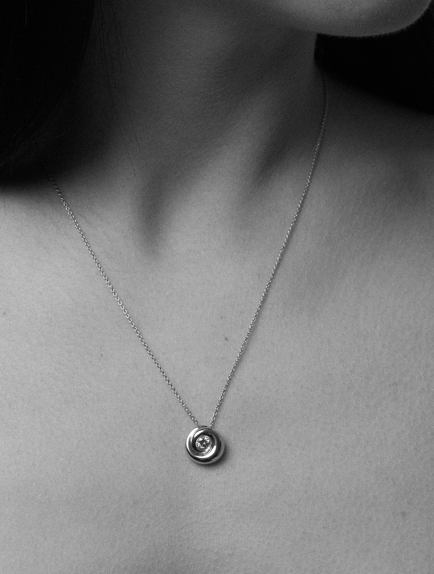 Lua Univers necklace