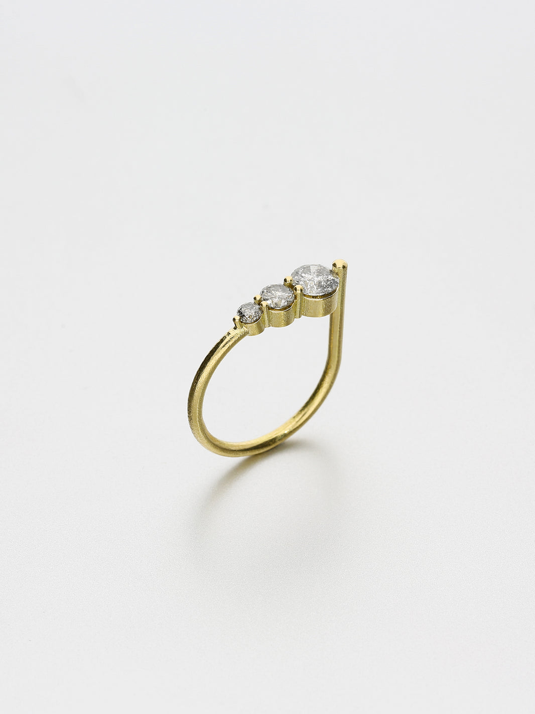 Ada I, Yellow gold