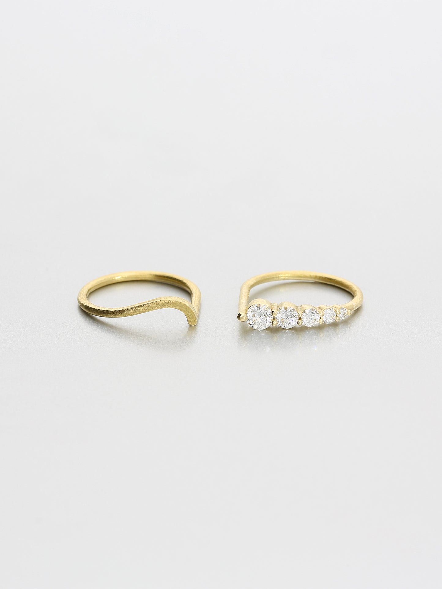 Ada II, Yellow gold