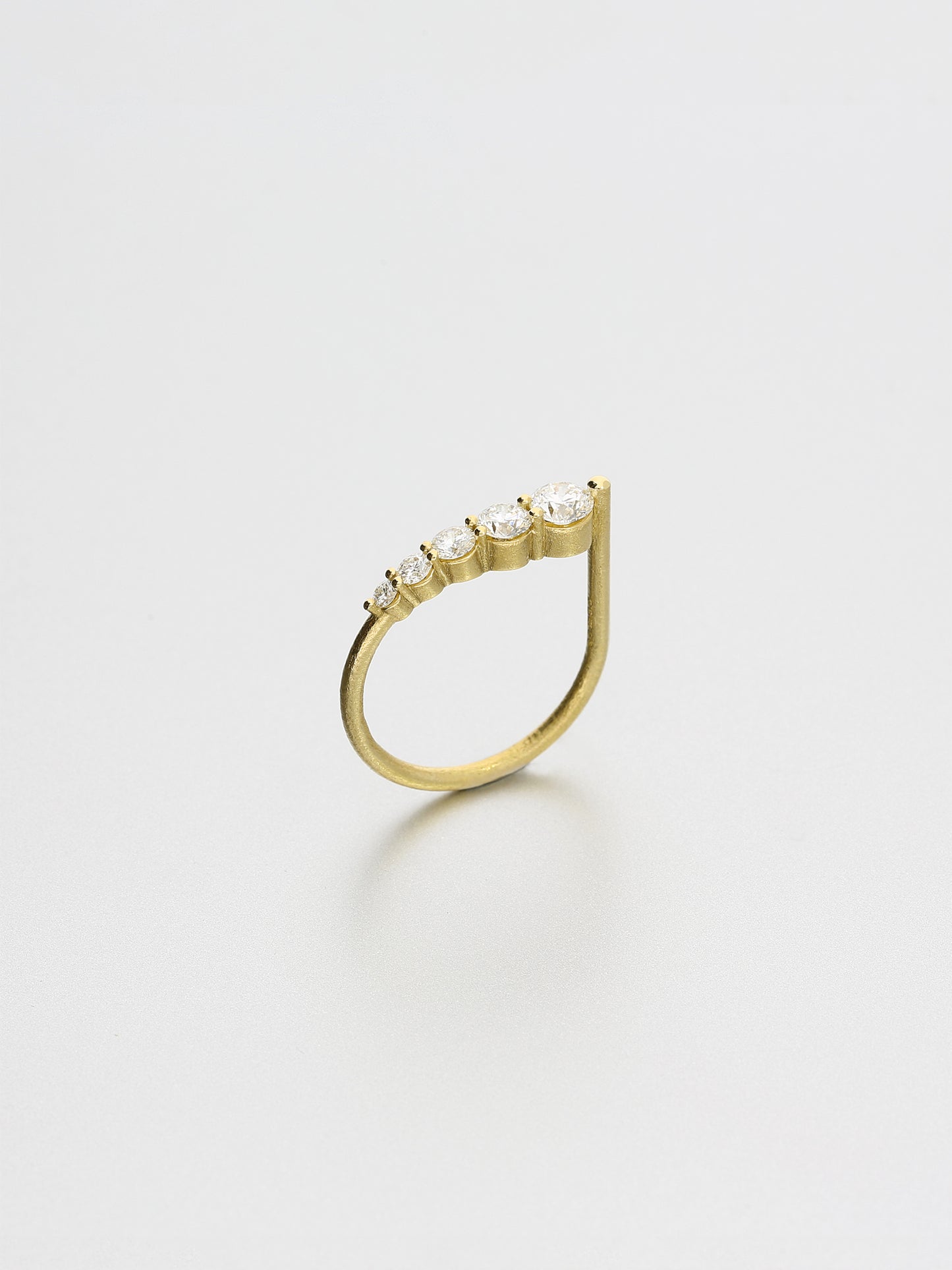 Ada II, Yellow gold