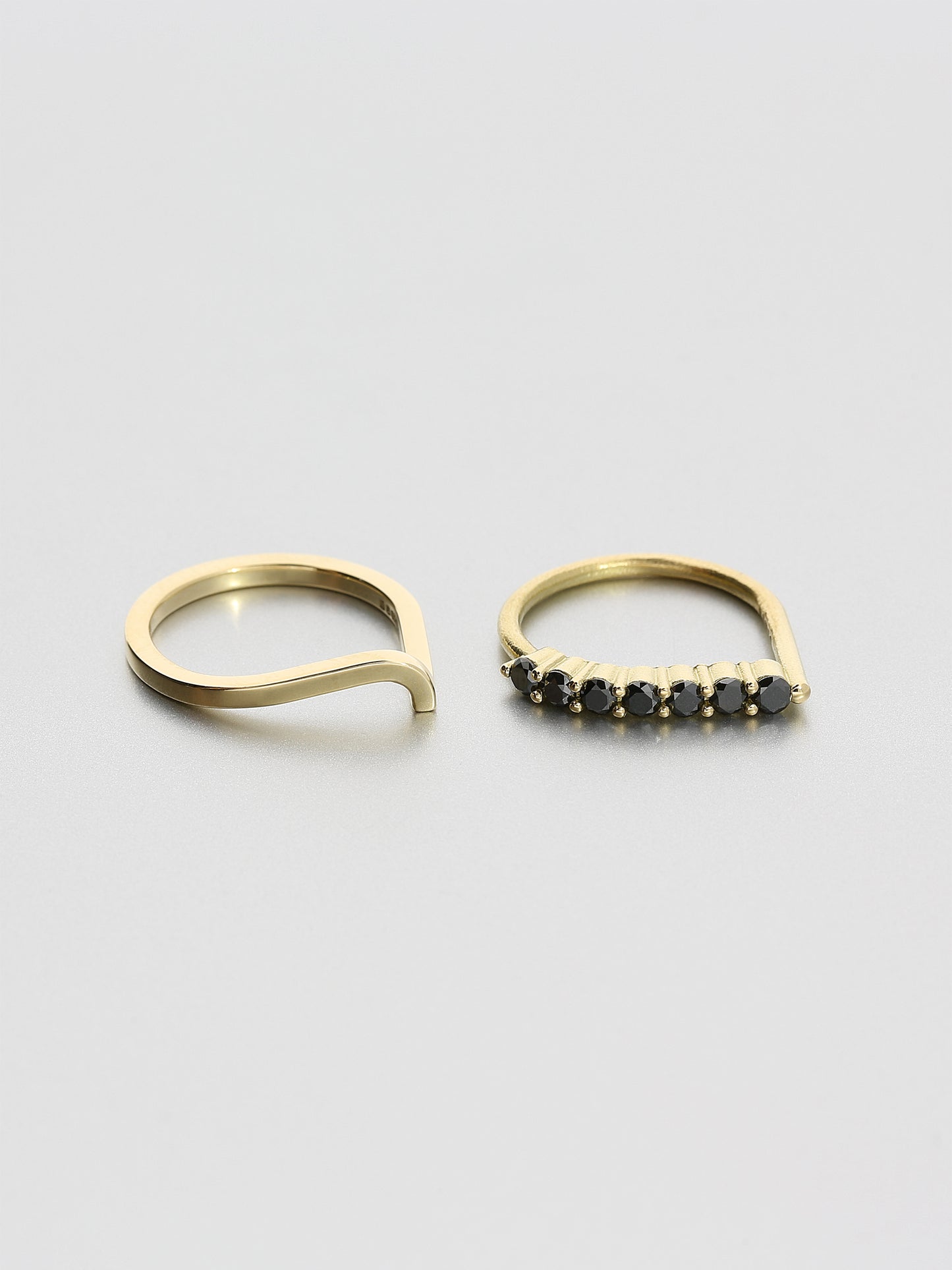 Ada III, Yellow gold