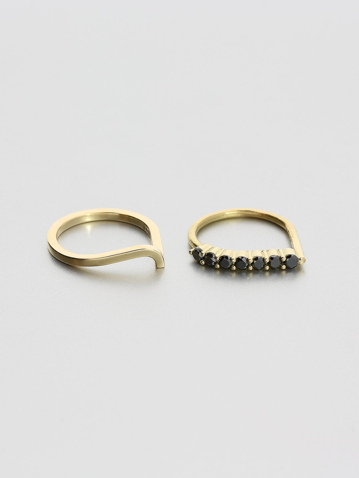 Ada III, Yellow gold