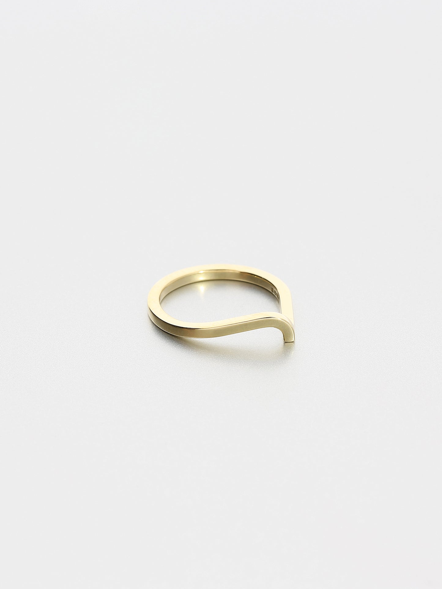 Ada III, Yellow gold