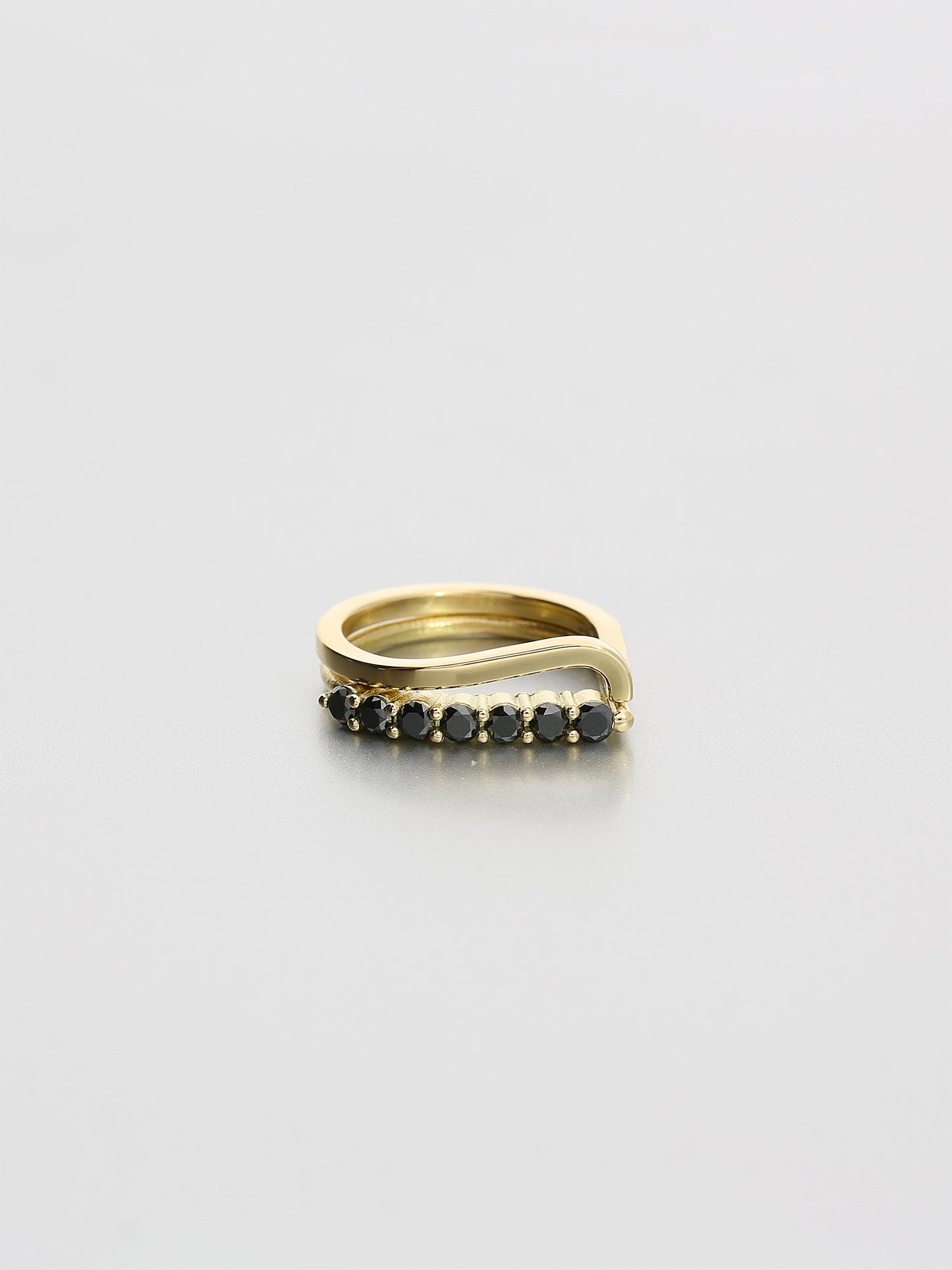 Ada III, Yellow gold