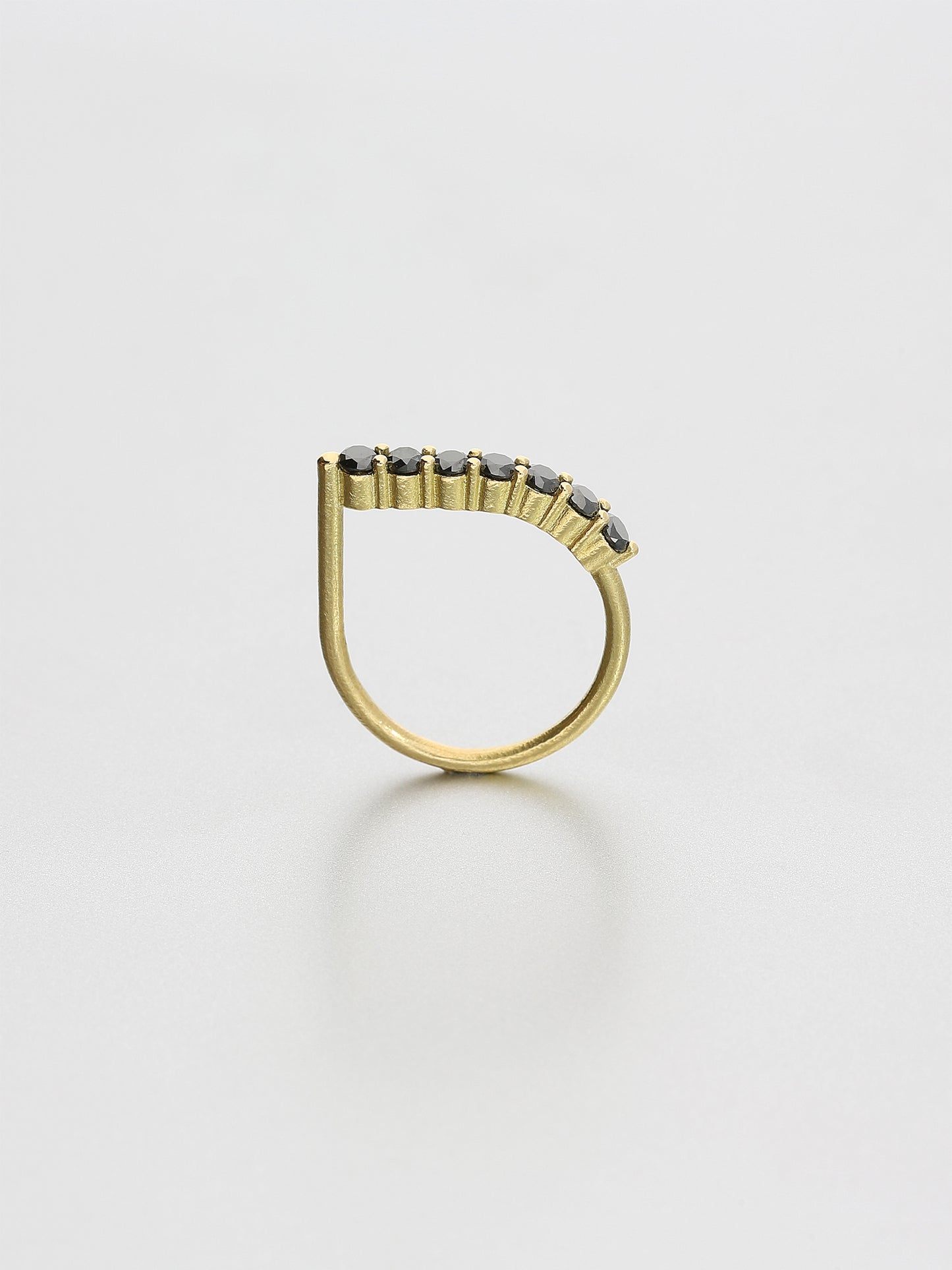 Ada III, Yellow gold