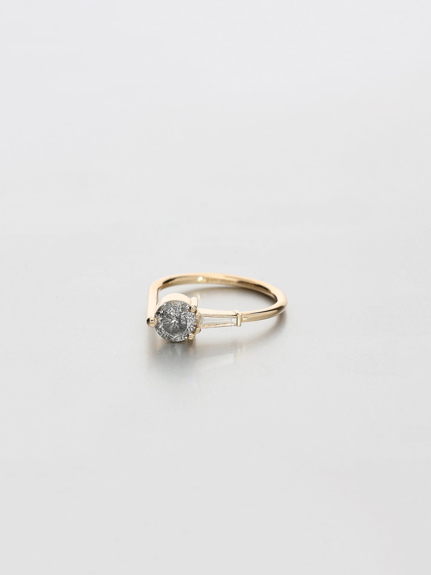 Ada IV, Rose gold