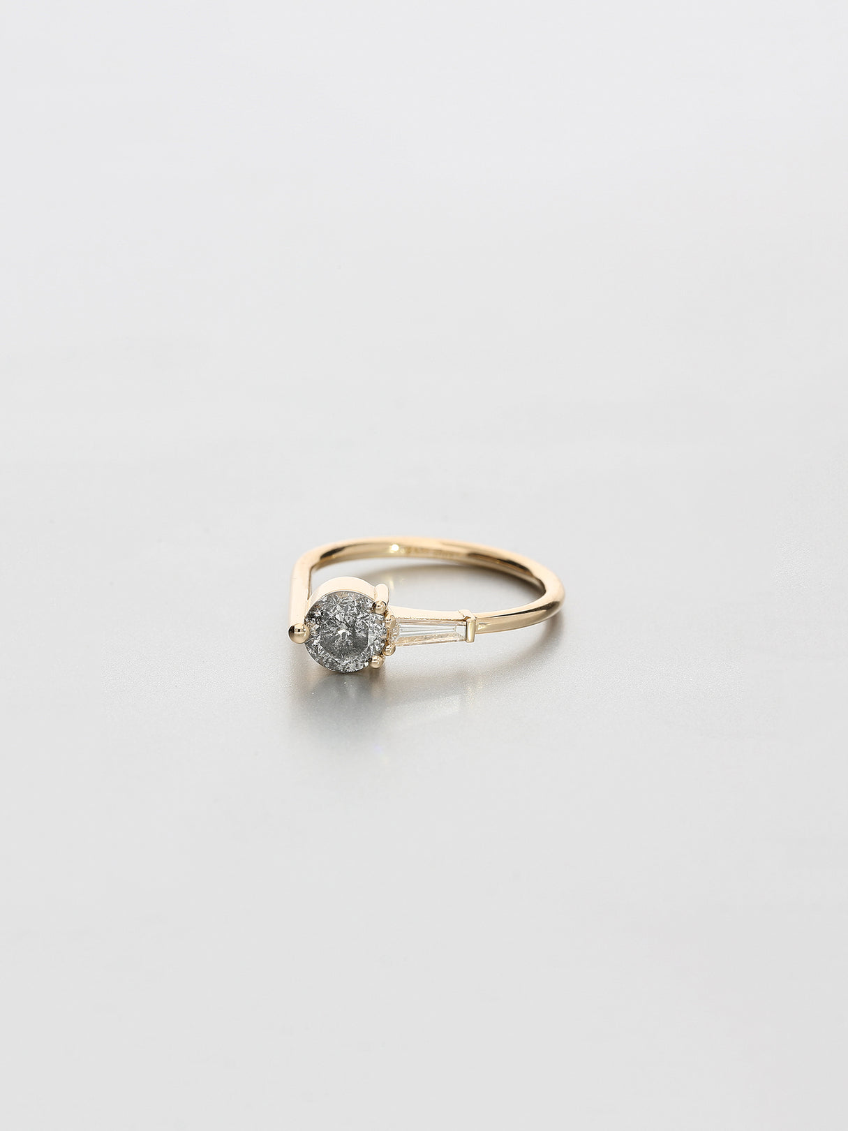 Ada IV, Rose gold