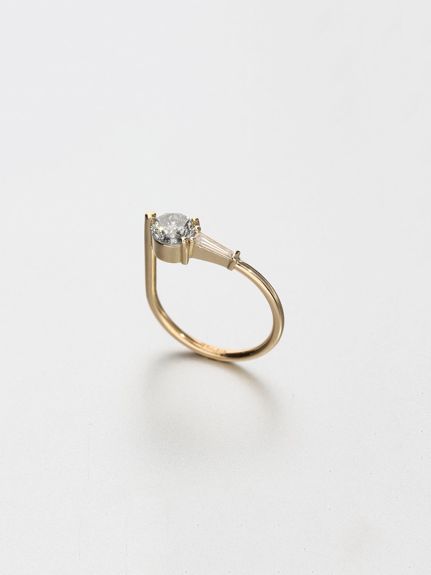 Ada IV, Rose gold