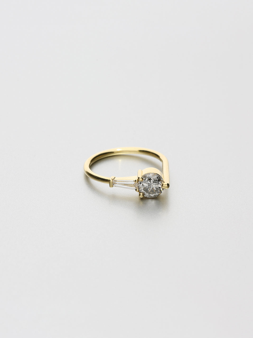 Ada IV, Yellow gold