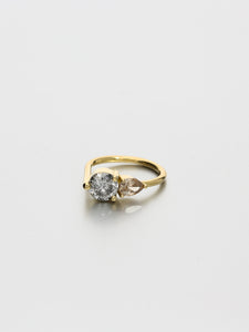 Ada V, Yellow gold, Salt and Pepper