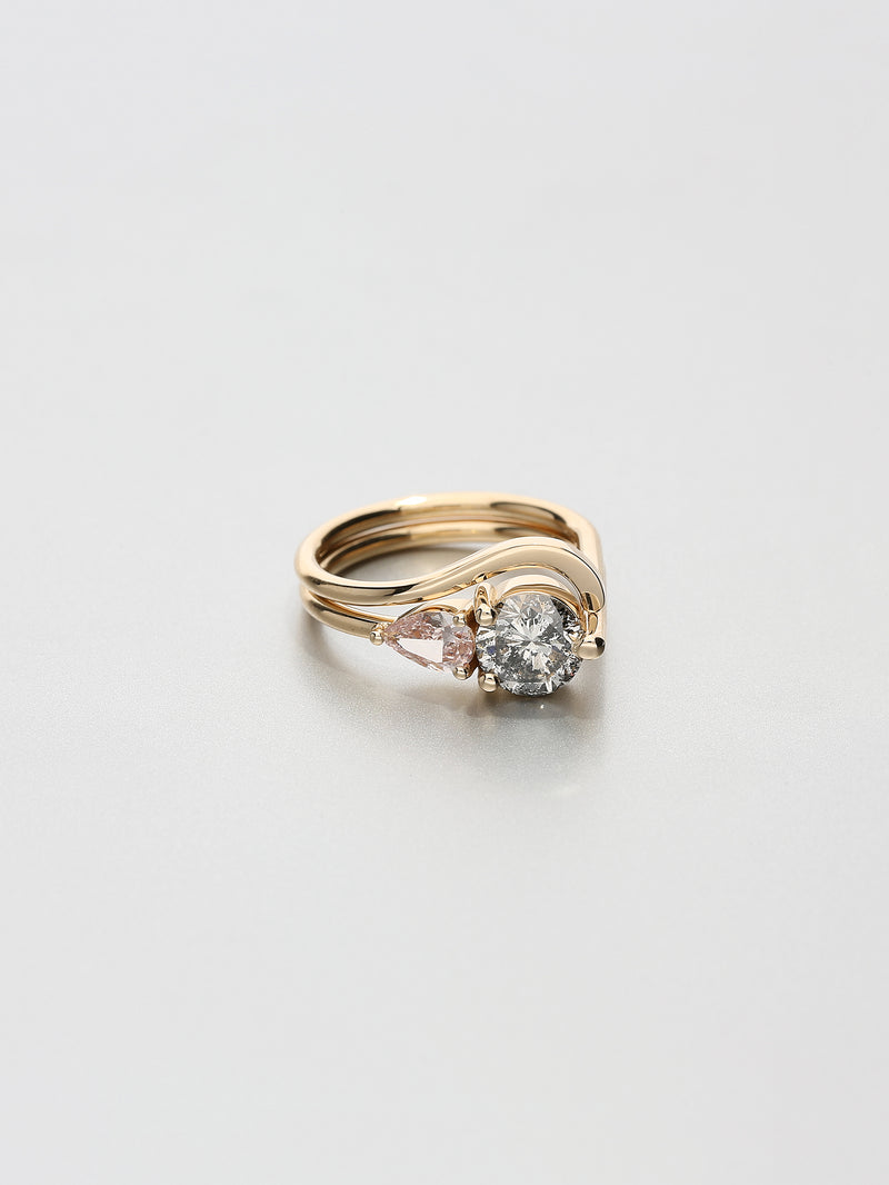 Ada V, Rose gold