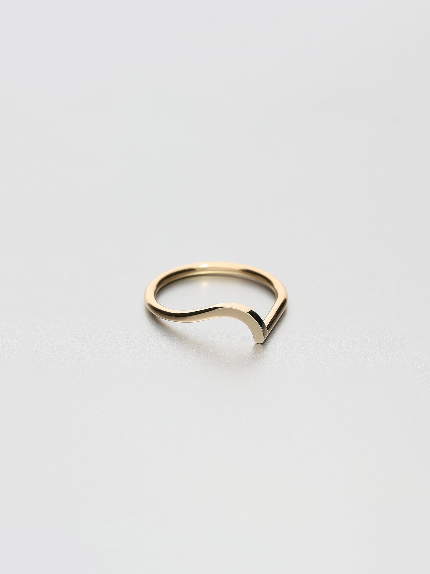 Ada V, Rose gold