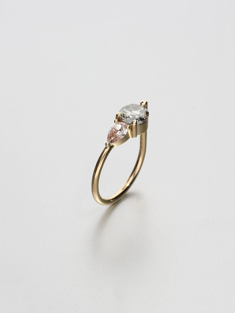 Ada V, Rose gold