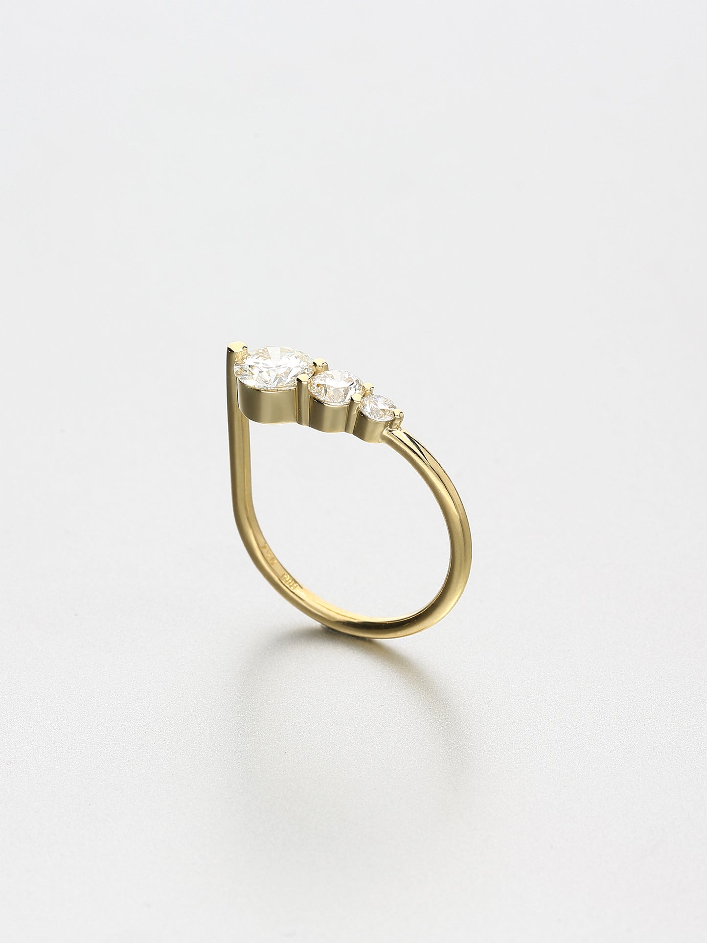 Ada I, Yellow gold