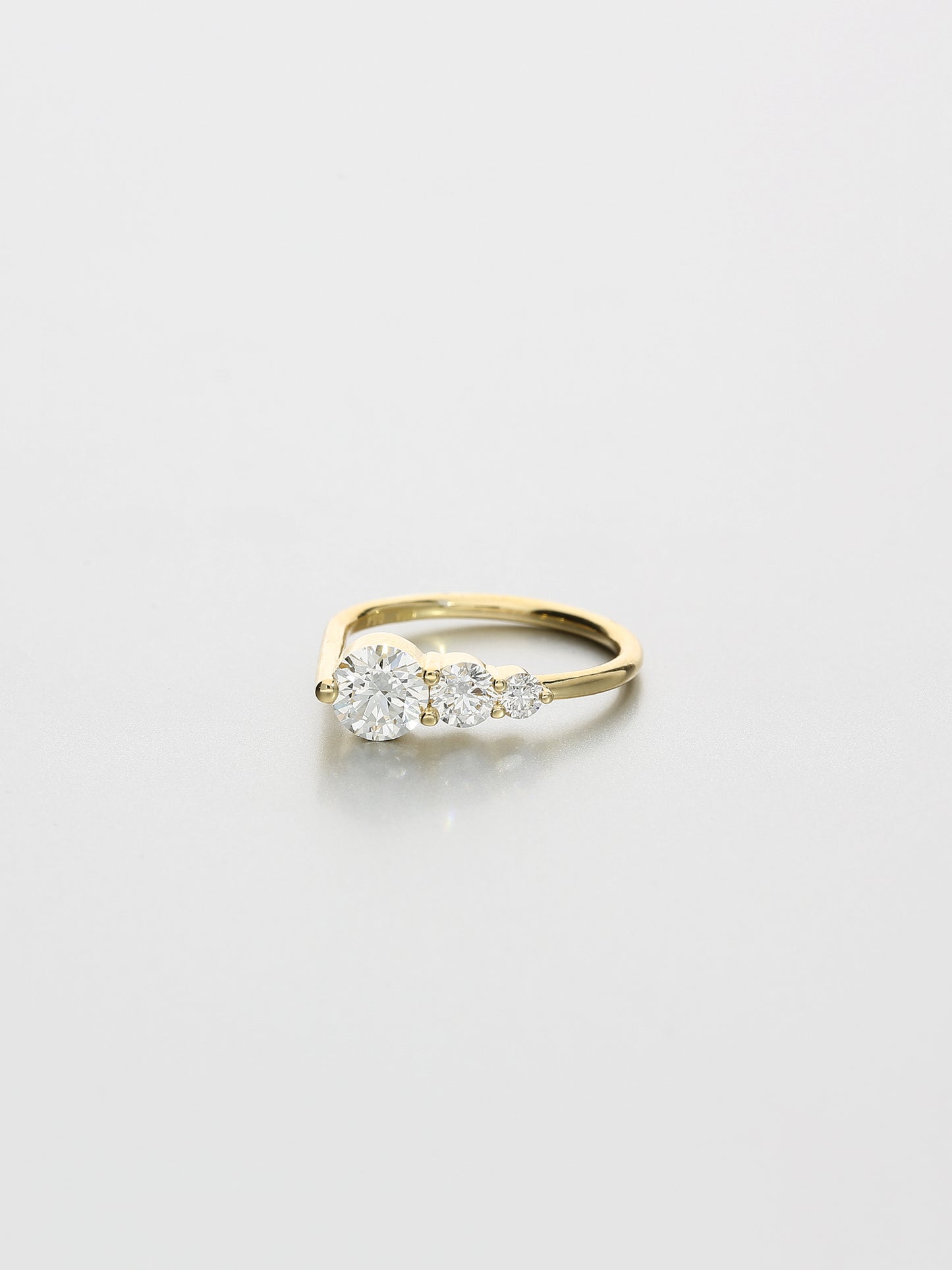 Ada I, Yellow gold