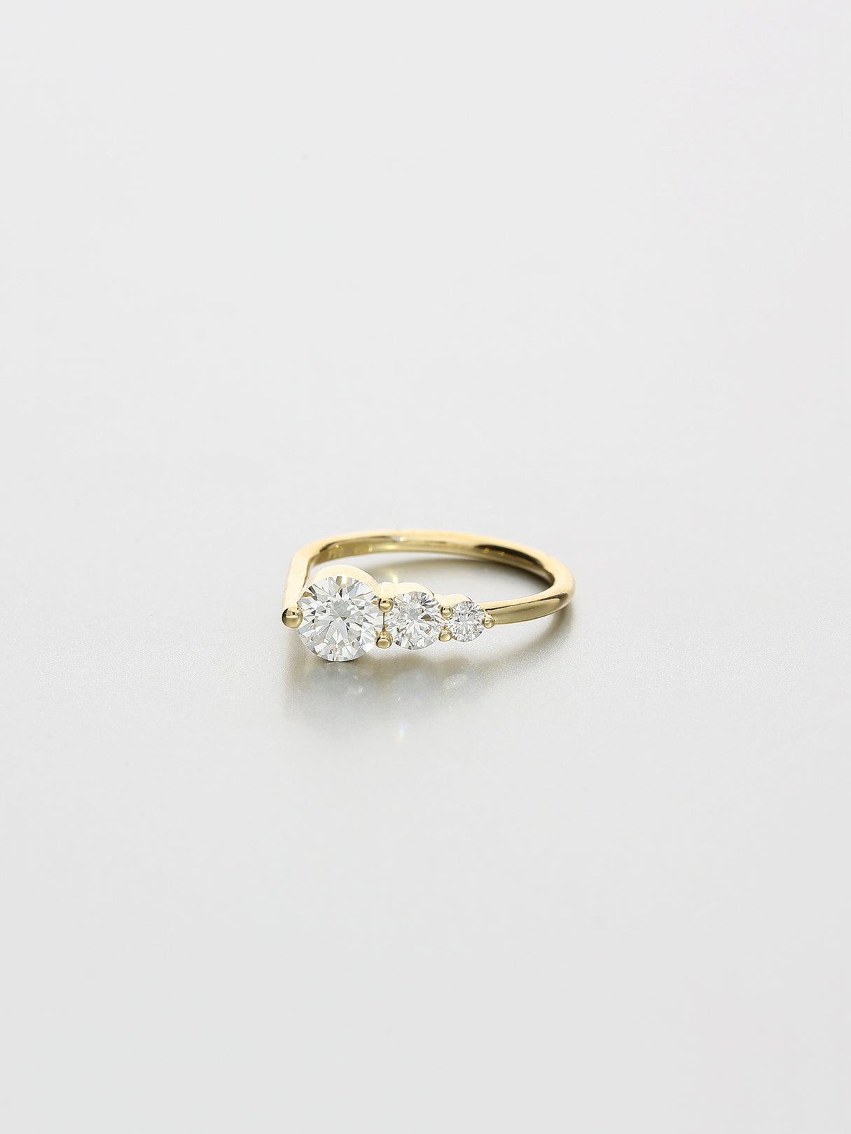 Ada I, Yellow gold