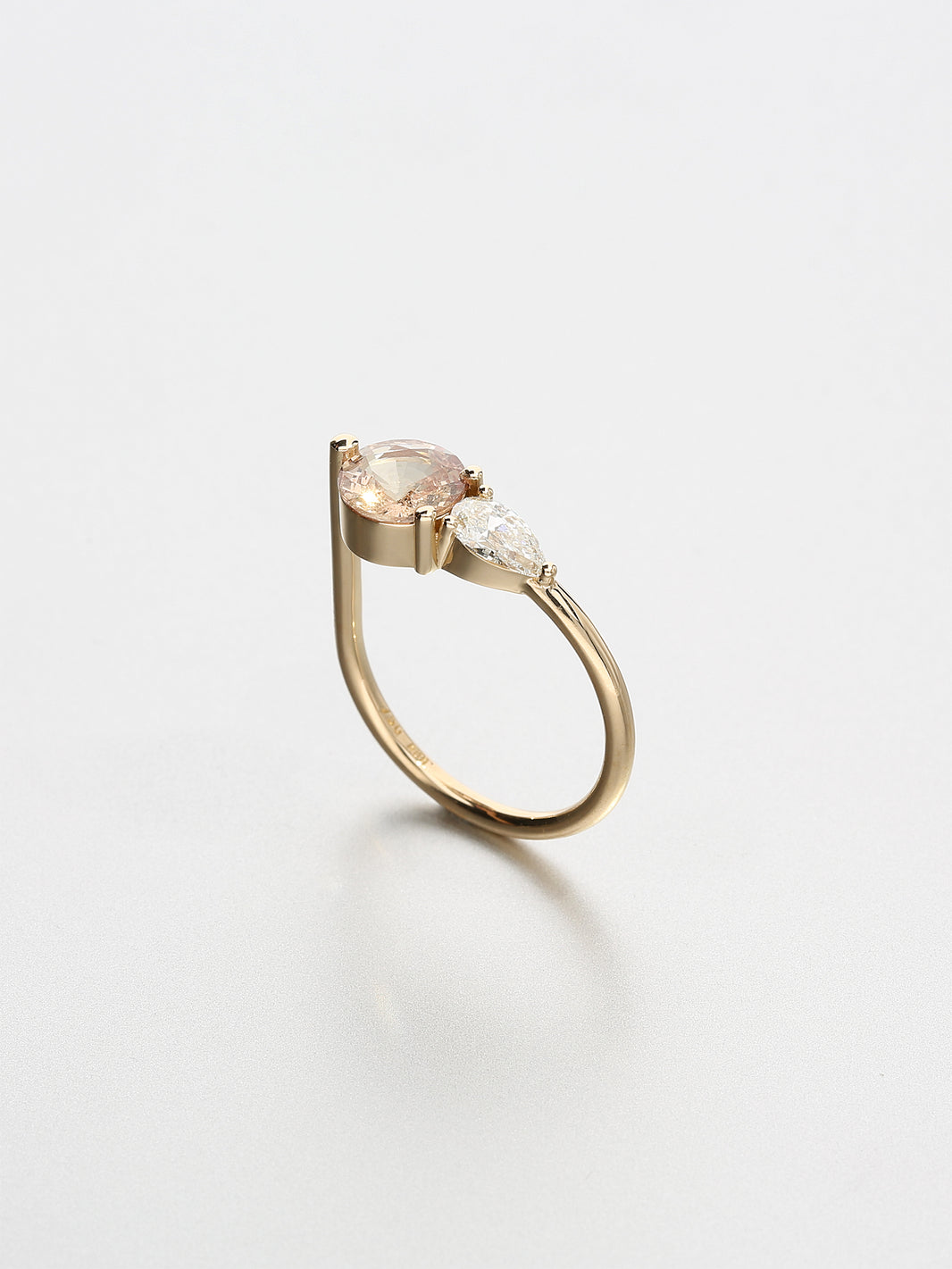 Ada V, Rose gold Sapphire