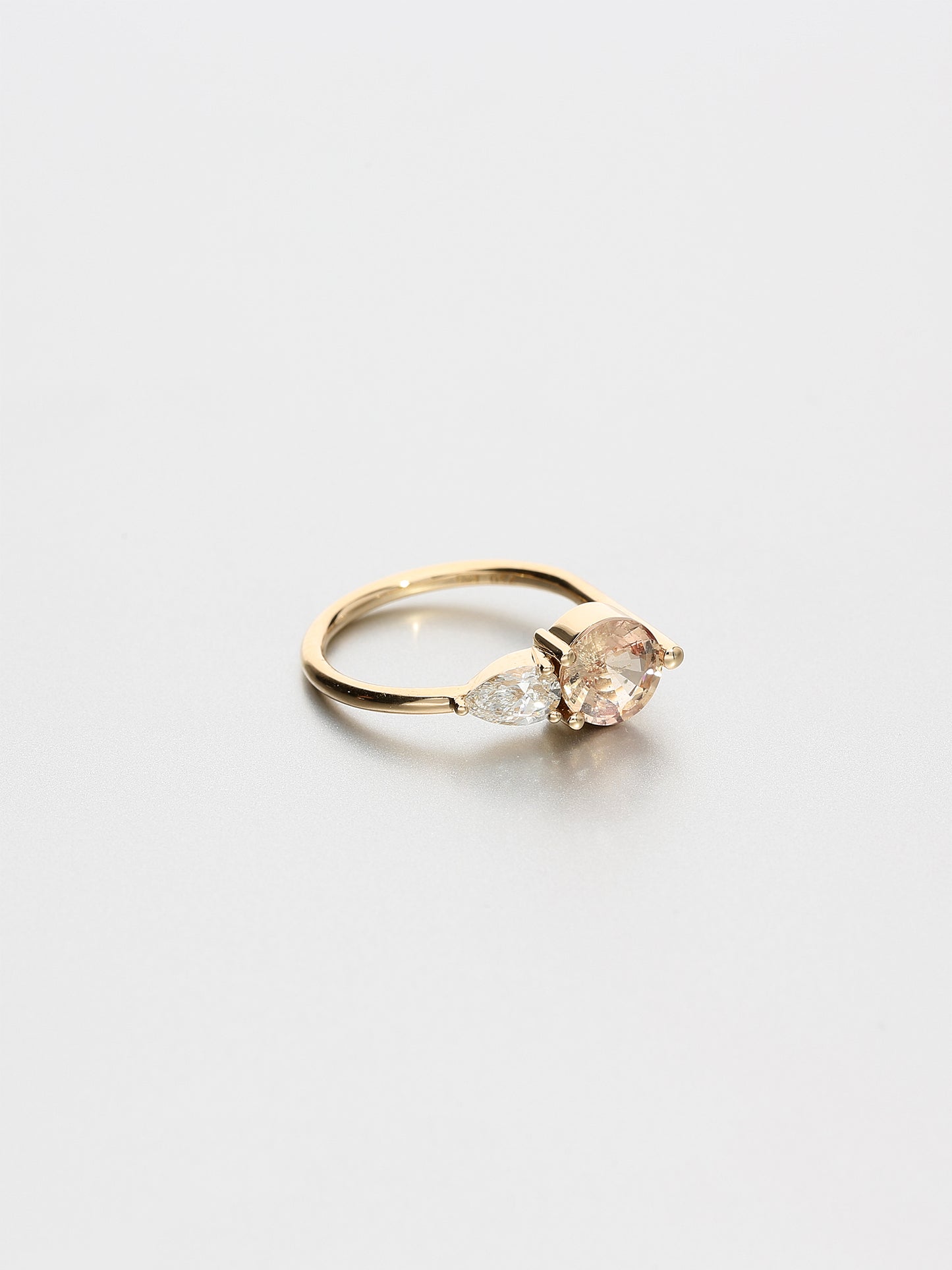 Ada V, Rose gold Sapphire