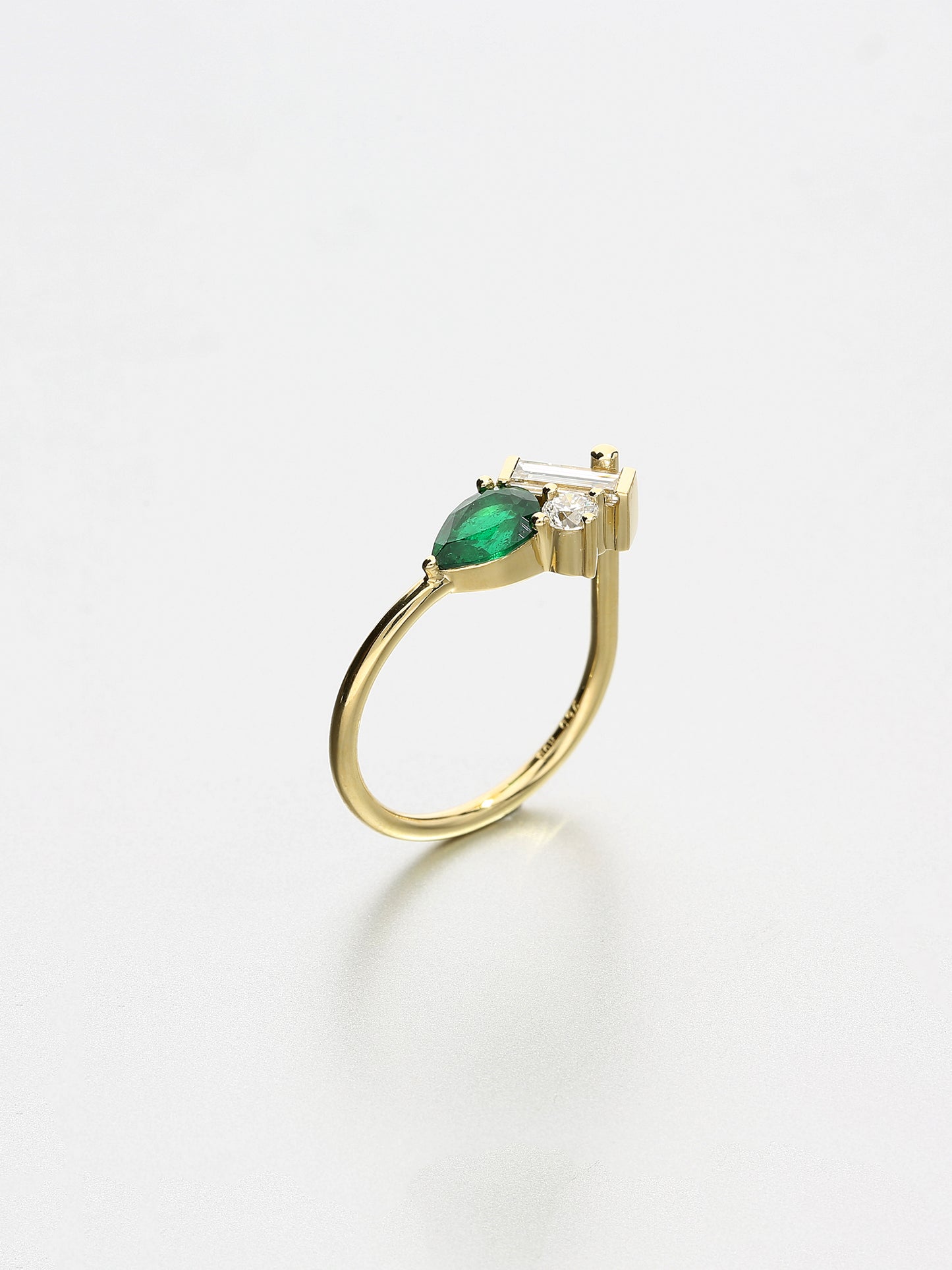 Ada XI, Emerald