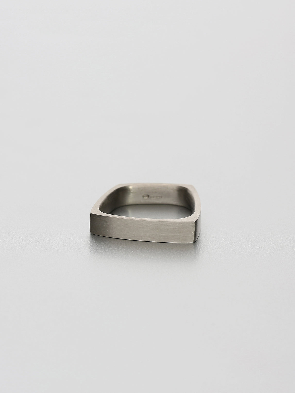 Leo V, White gold