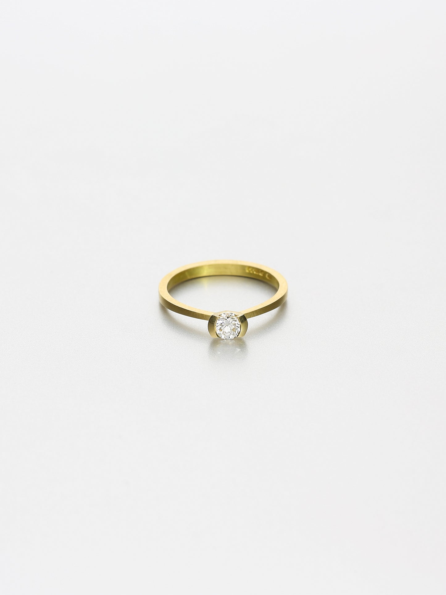 Ava Classic I, Yellow gold
