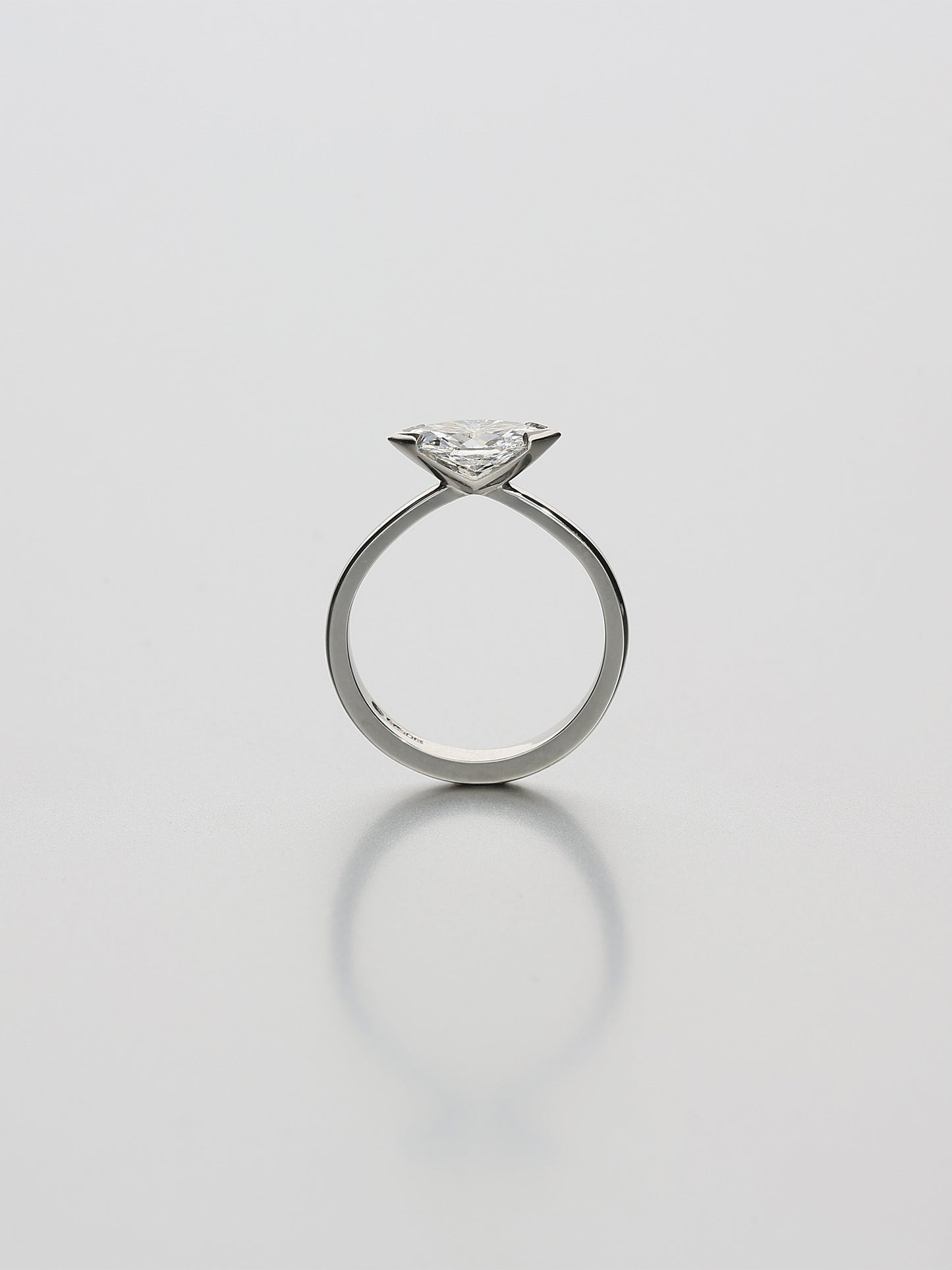 Ava Classic II Fancy cut Marquise