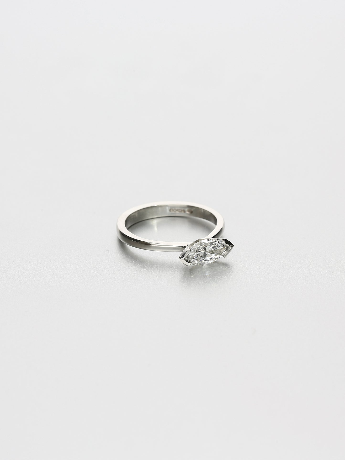 Ava Classic II Fancy cut Marquise