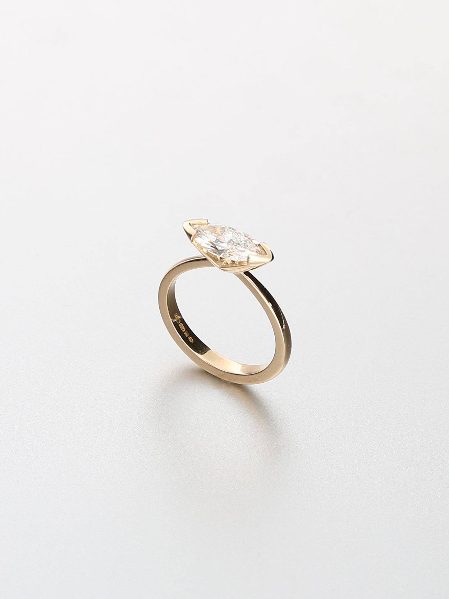 Ava Classic III Fancy cut Marquise