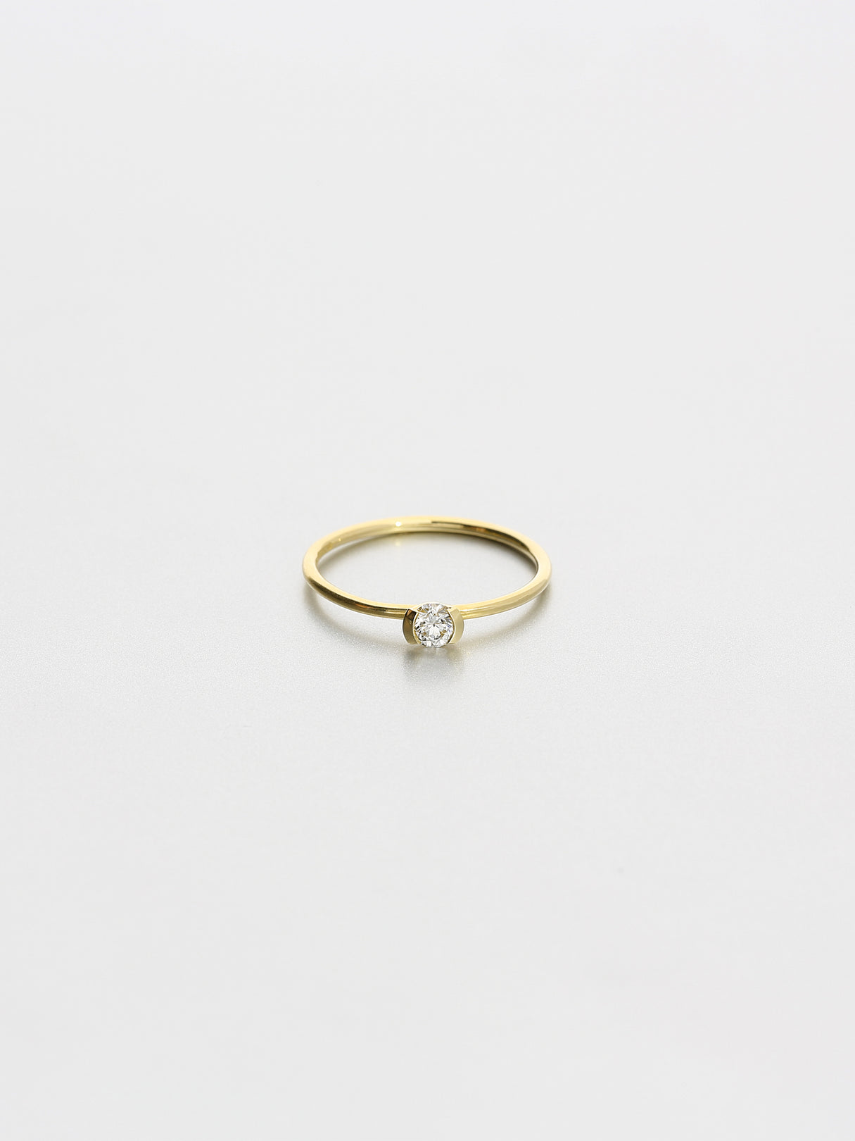 Ava Fine, Yellow gold