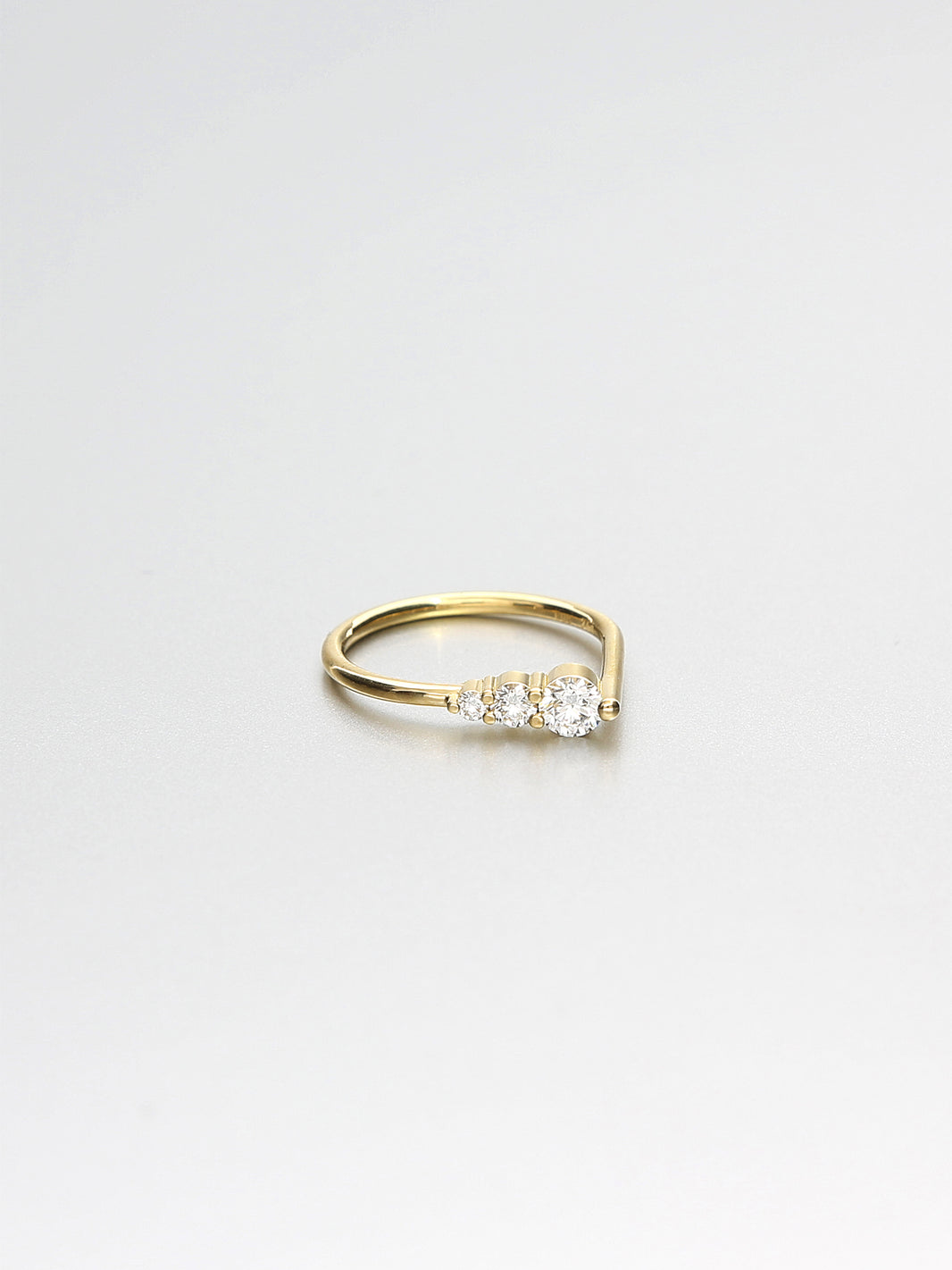 Ada I fine, Yellow gold