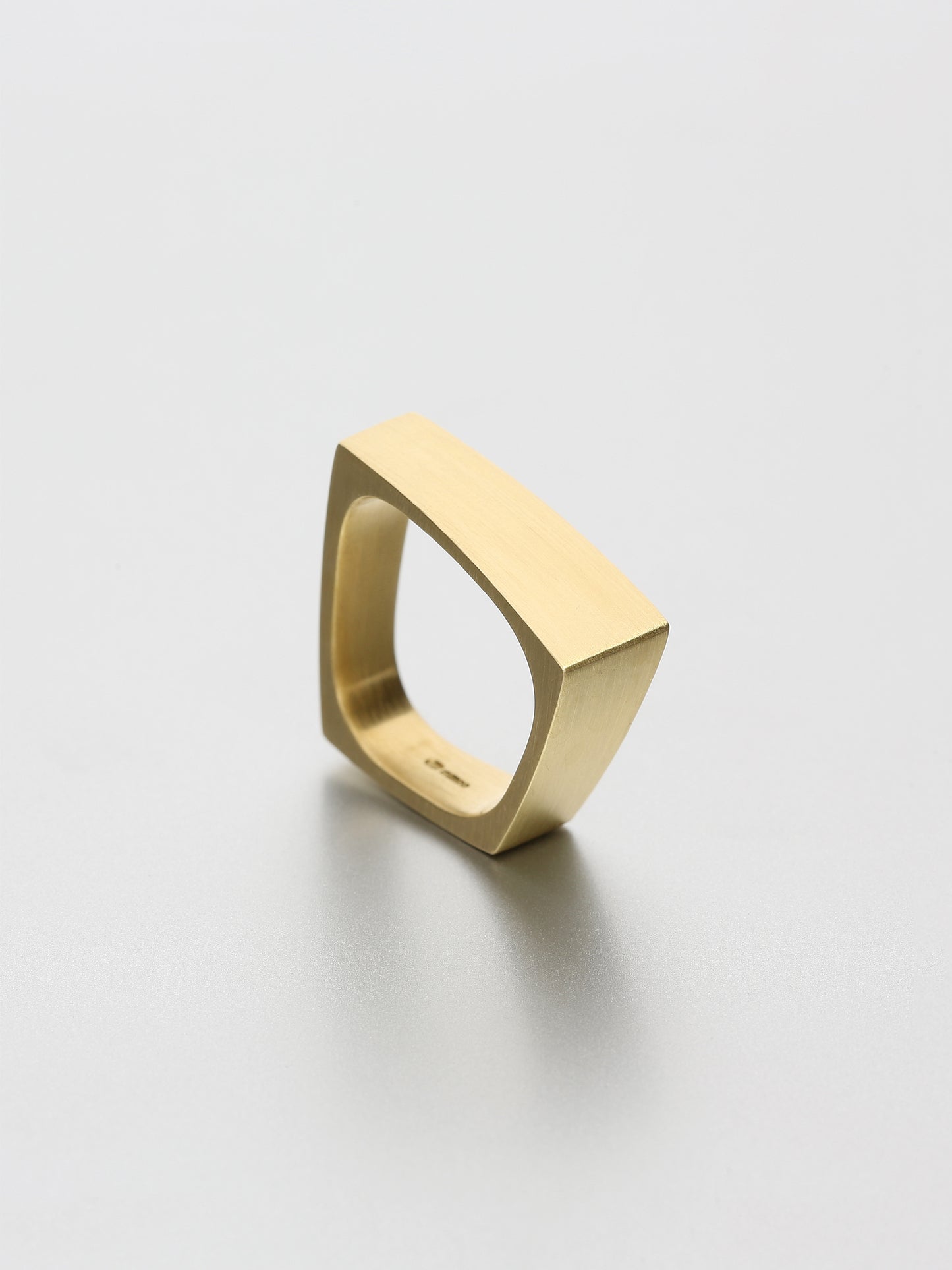 Leo I, Yellow gold