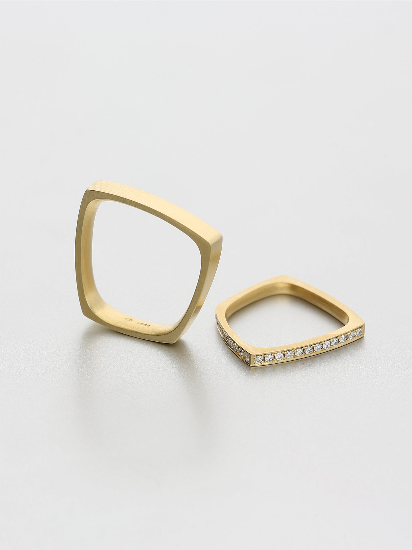 Leo III, Yellow gold