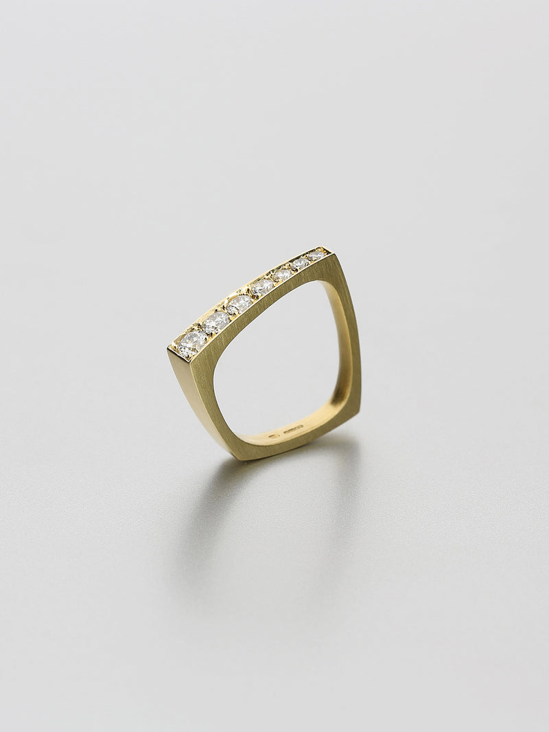 Leo VI pavé, Yellow gold