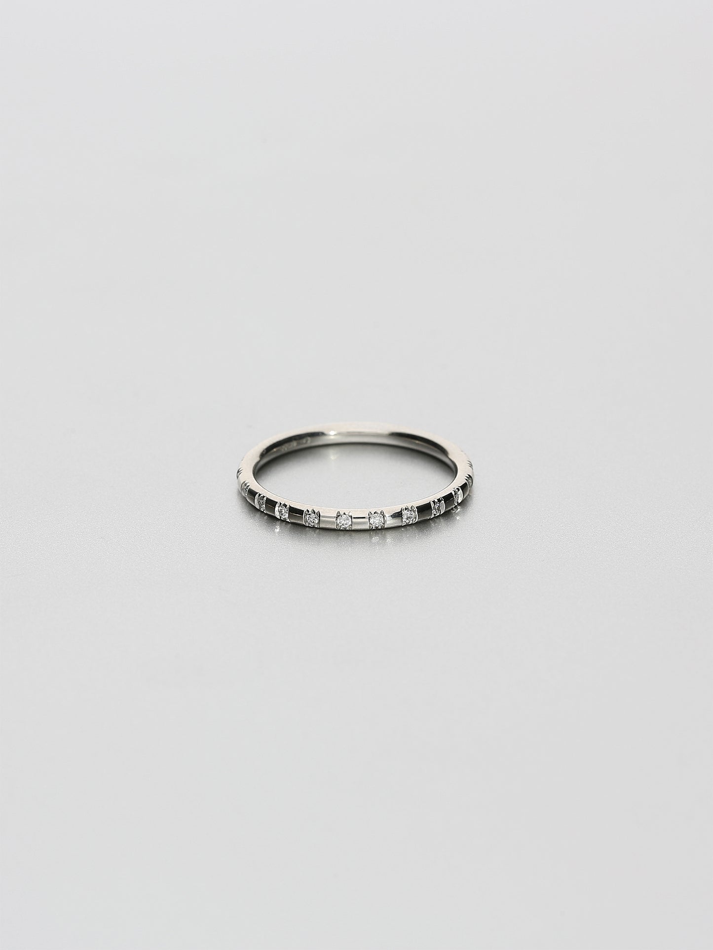 Fine Single Skip, Platinum