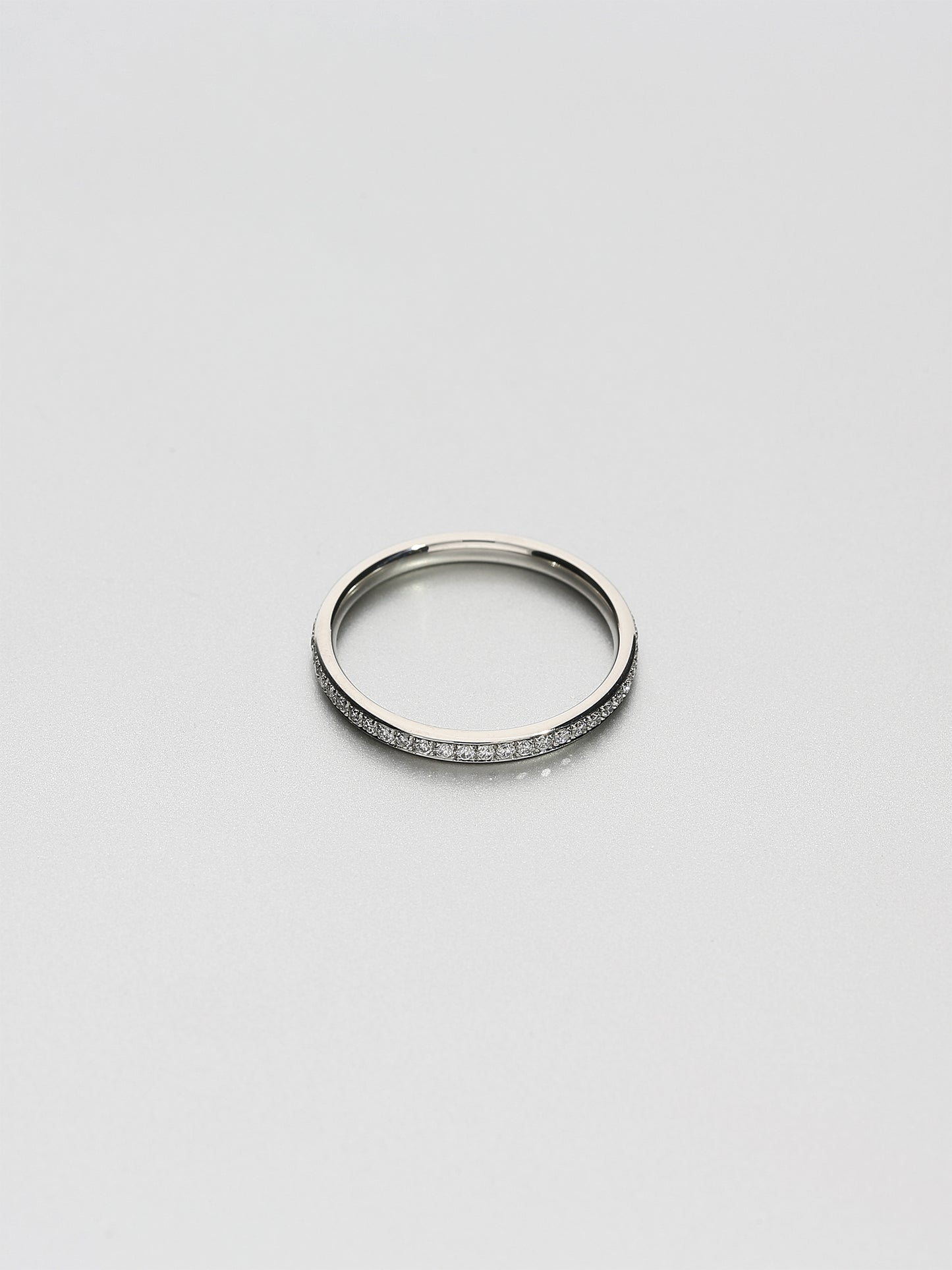 Fine Eternity oval, Platinum