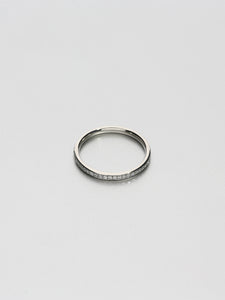 Fine Eternity oval, Platinum