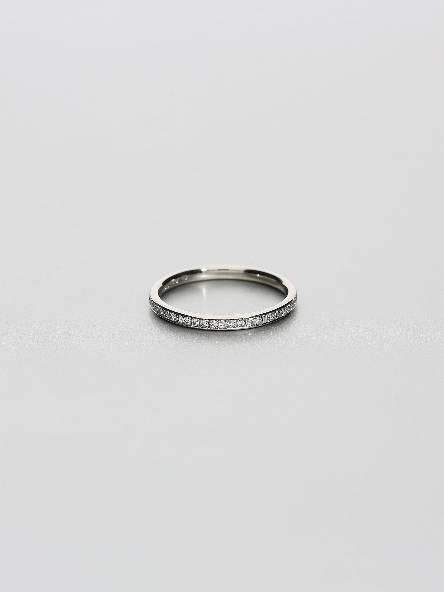 Fine Eternity oval, Platinum
