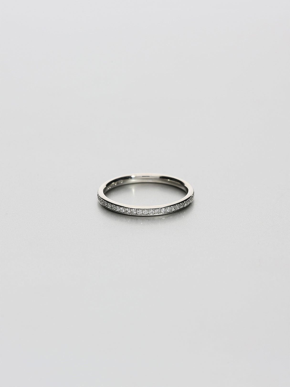 Fine Eternity oval, Platinum