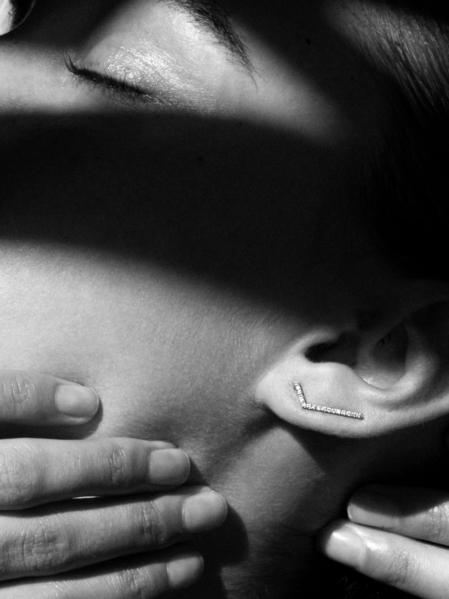 Vertex Ear Climber, Yellow gold left ear