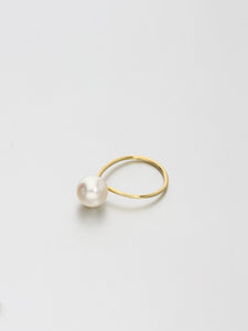 Fine Pearl Ring, Yellow gold with white Akoya pearl 8.5mm